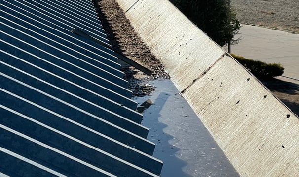 Empresa de limpieza y mantenimiento de canalones y tejados